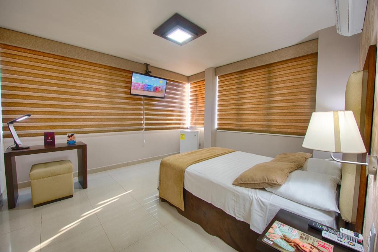 Hotel Veuxor Machala Bagian luar foto